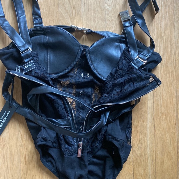 MANIERE DE VOIR UK BLACK BODYSUIT FAUX LEATHER ACCENTS INTIMATES 14 US 10 NEW - Picture 6 of 7